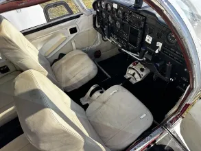 PA-32 interior