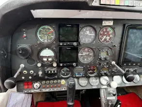 DR400, panel