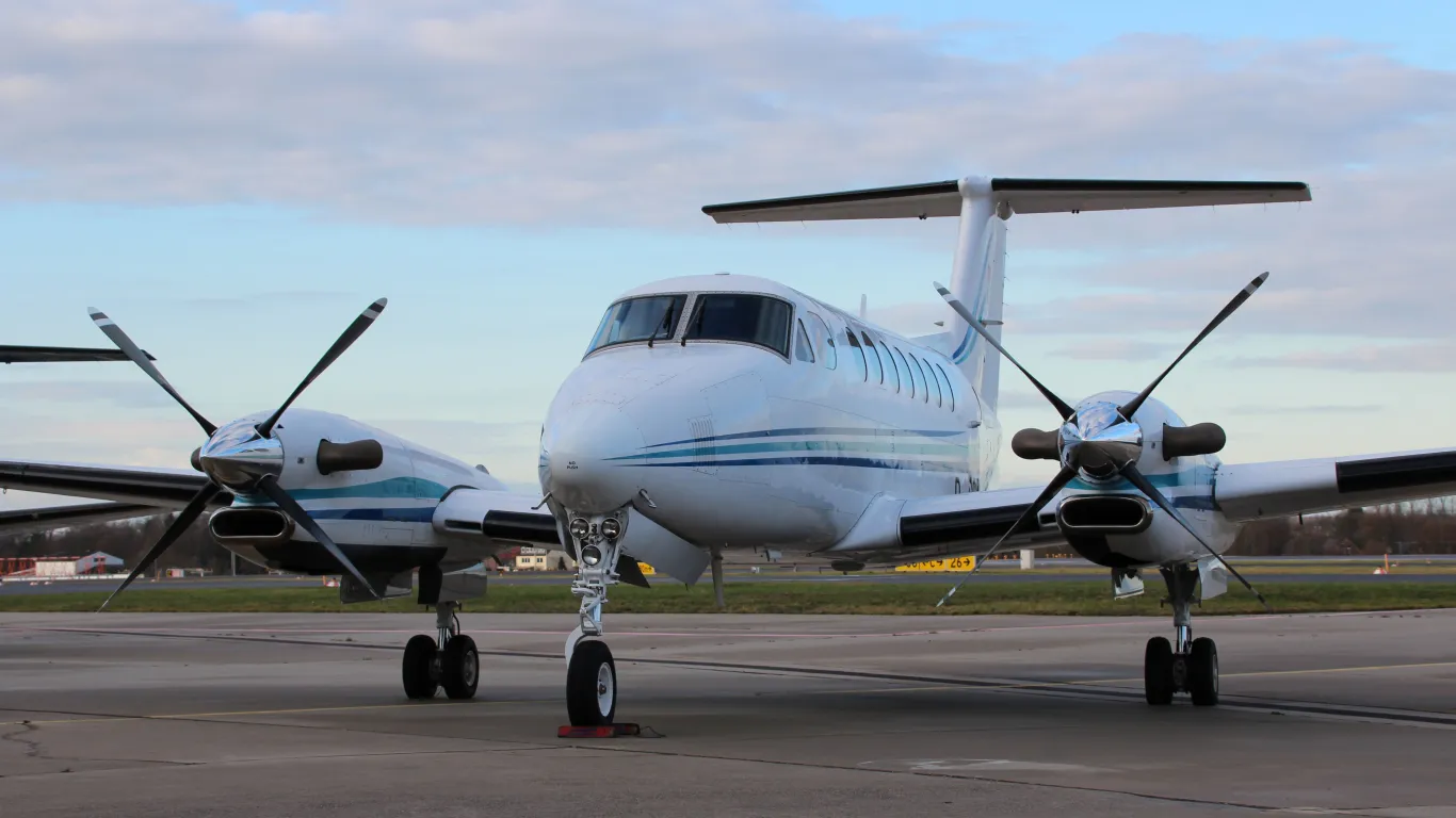 King Air 350 sold by K-aircraft Jets & Props
